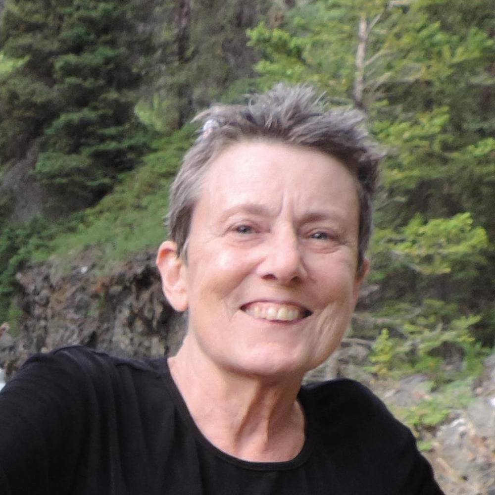 Meet your Posher, Cynthia